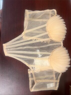 Sheer Sculpted Shell Bralette in Soft Peach